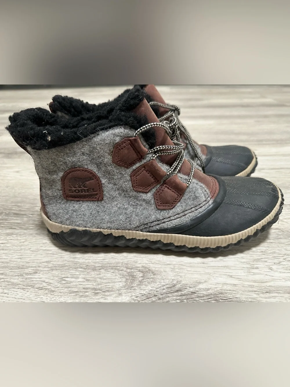 SOREL Waterproof Felt Duck Boots Women’s 9.5 Gray Brown Faux Fur